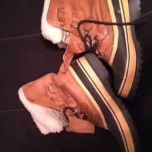 Snow boots